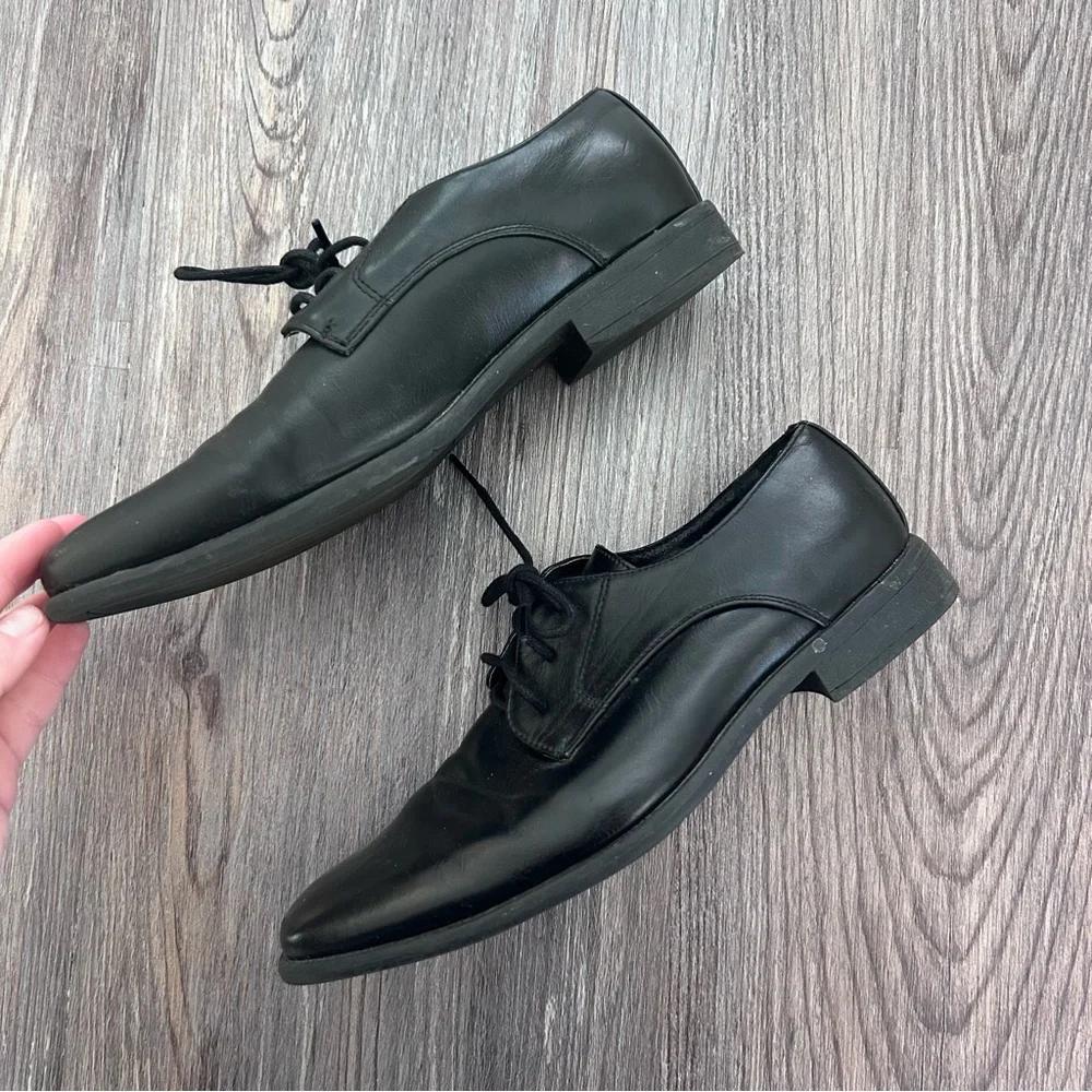 Boys Black Dress shoes Size 5